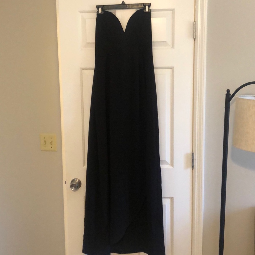Black sweetheart strapless dress